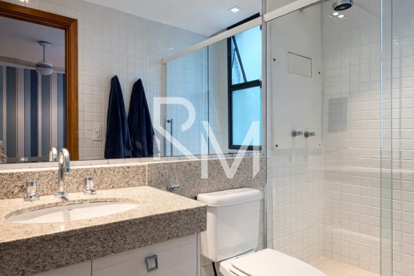 Banheiro do terceiro quarto